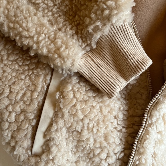 Abercrombie & Fitch Faux Teddy Sherpa Jacket with Detachable Hood - Picture 10 of 10